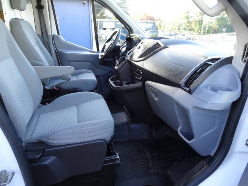 2015 Ford Transit Base photo 17