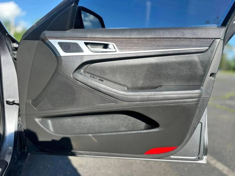 2015 Hyundai Genesis