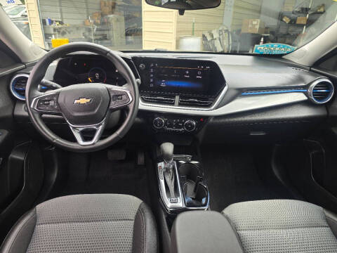 2025 Chevrolet Trax LT