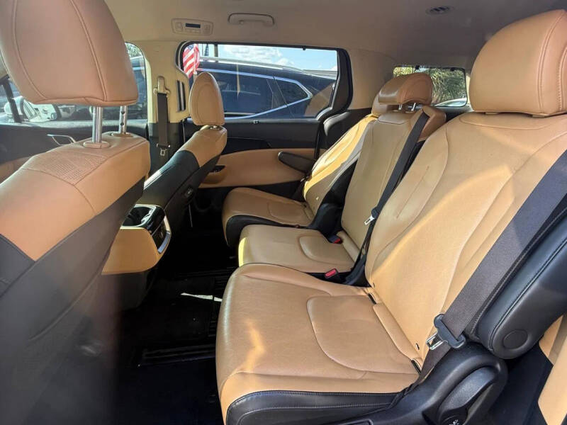 2022 Kia Carnival EX