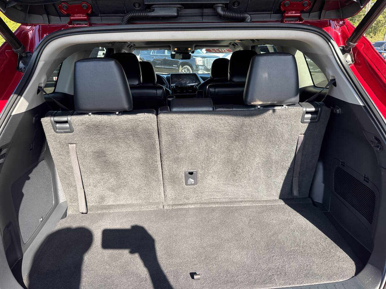 used 2022 Toyota Highlander car, priced at $38,299