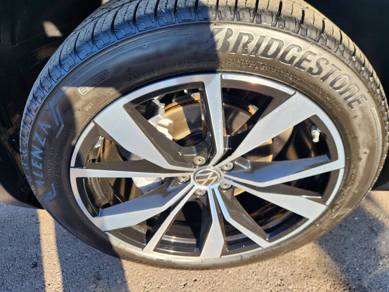 2025 Volkswagen Atlas Cross Sport SEL Premium R-Line 4Motion