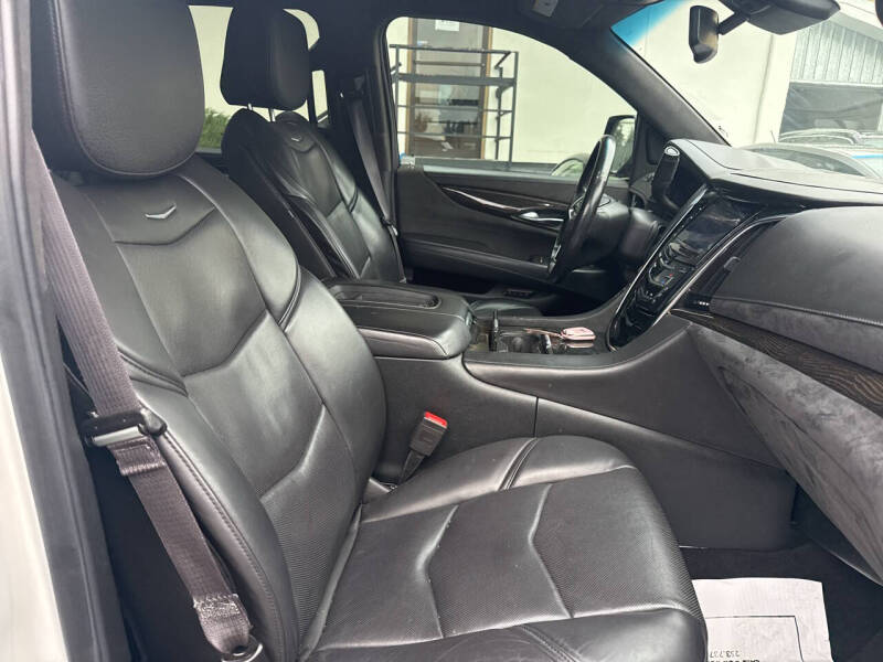 2016 Cadillac Escalade Platinum