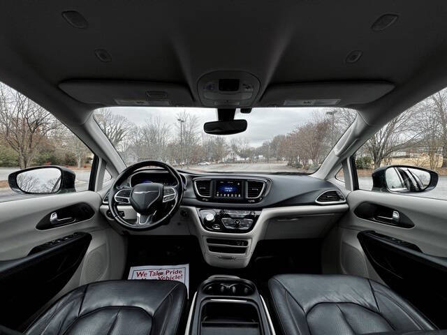 2020 Chrysler Pacifica Touring L