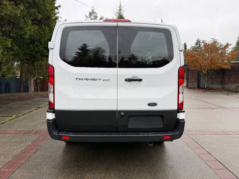2023 Ford Transit 250
