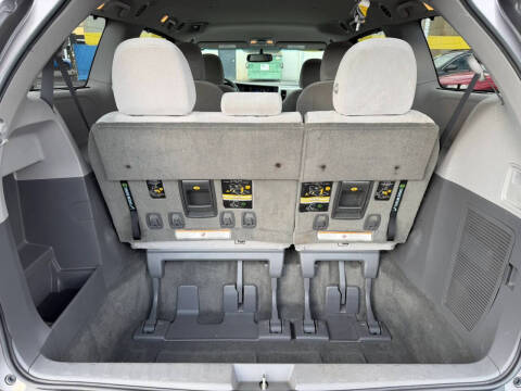 2017 Toyota Sienna LE 7-Passenger