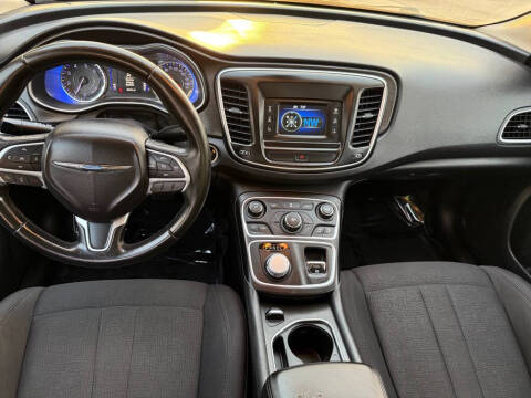 2016 Chrysler 200 Touring