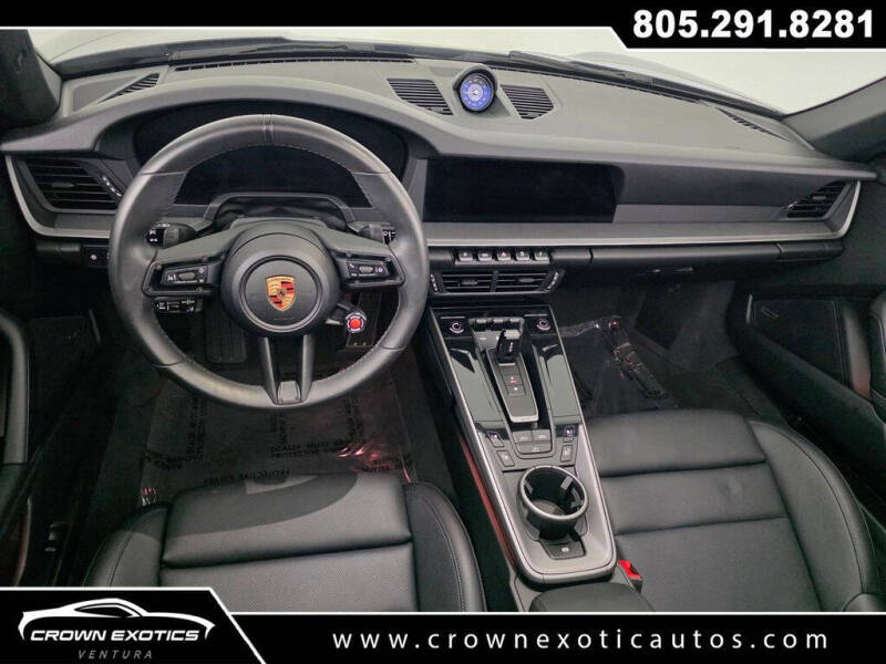 2025 Porsche 911 Carrera