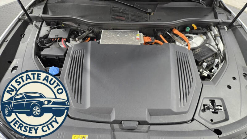 2024 Audi Q8 e-tron quattro Premium Plus