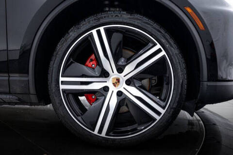 2025 Porsche Macan 4S Electric