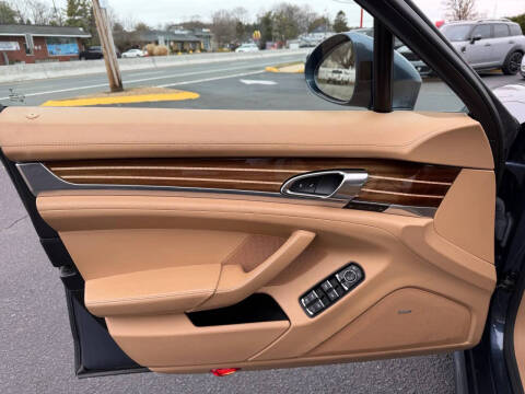 2015 Porsche Panamera GTS