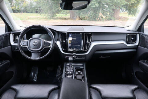 2019 Volvo XC60 T5 Momentum