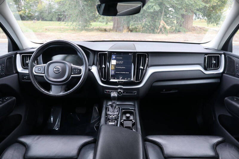 2019 Volvo XC60 T5 Momentum