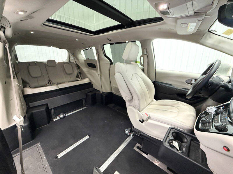 2021 Chrysler Pacifica Touring L