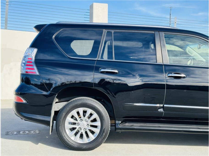 2019 Lexus GX PREMIUM photo 14