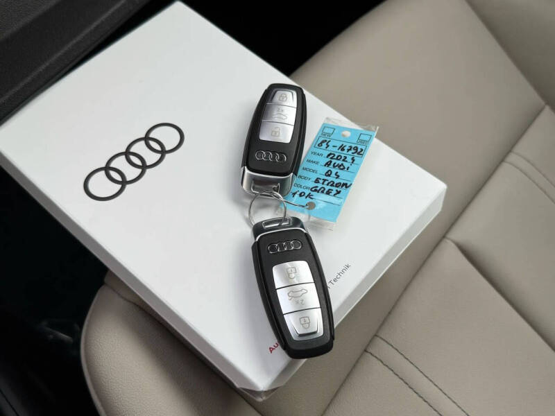 2024 Audi Q4 e-tron quattro Prestige 50