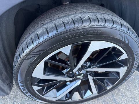 2023 Mitsubishi Outlander SE