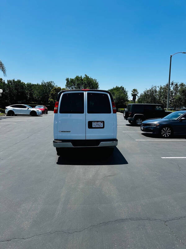 2017 Chevrolet Express LT 3500