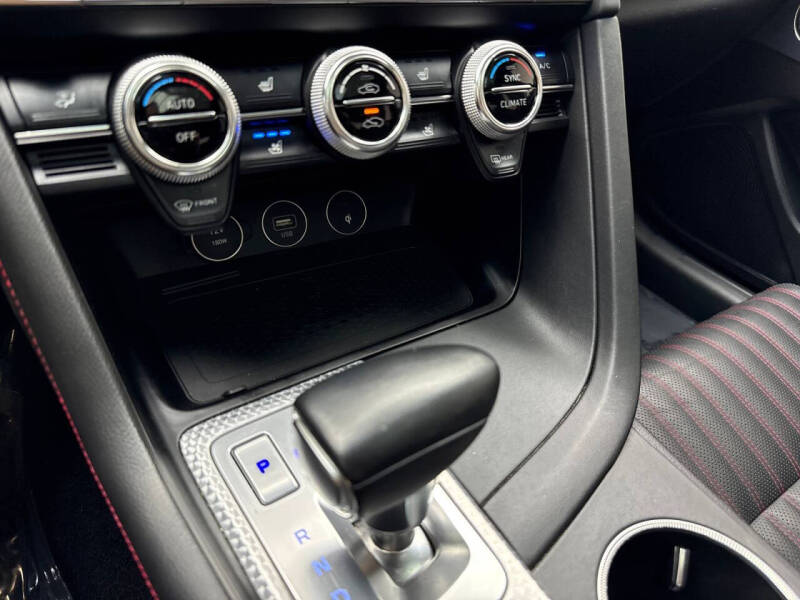 2023 Genesis G70