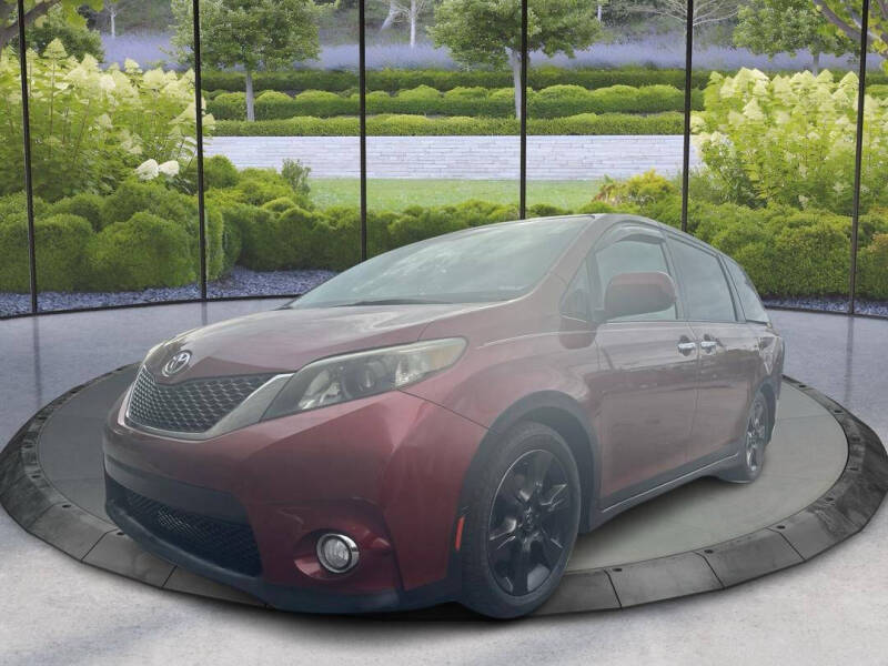 2014 Toyota Sienna SE photo 7