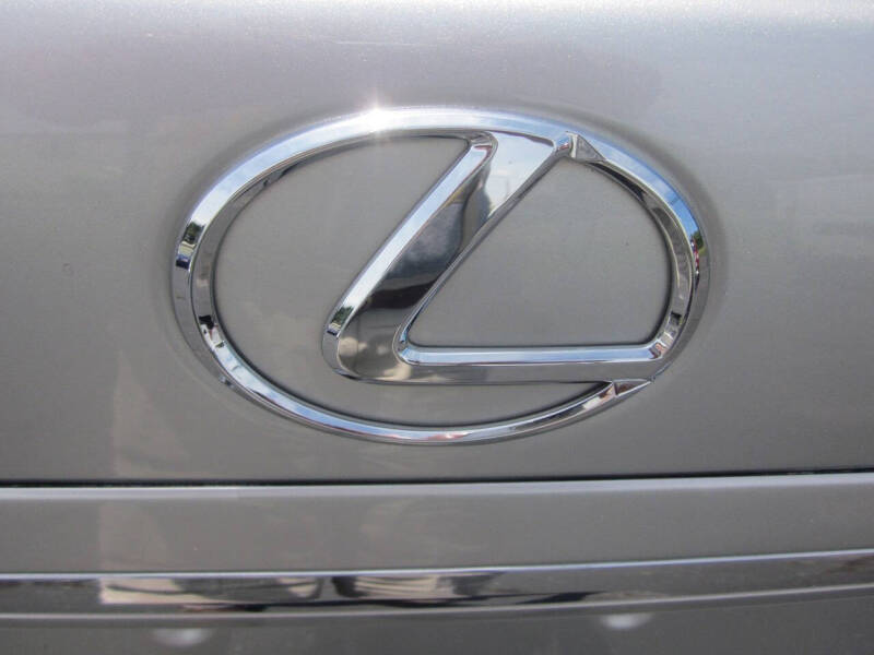 2004 Lexus LS 430