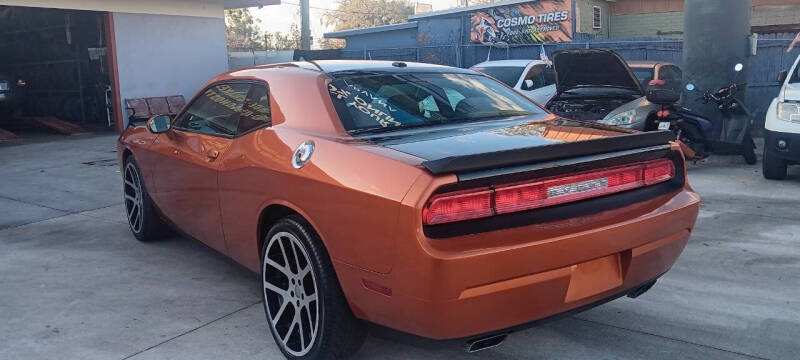 2011 Dodge Challenger SE