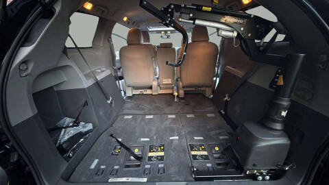 2017 Toyota Sienna XLE Premium 8-Passenger