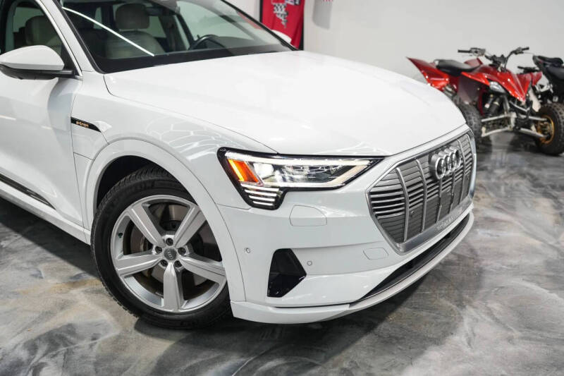 2019 Audi e-tron quattro Premium Plus
