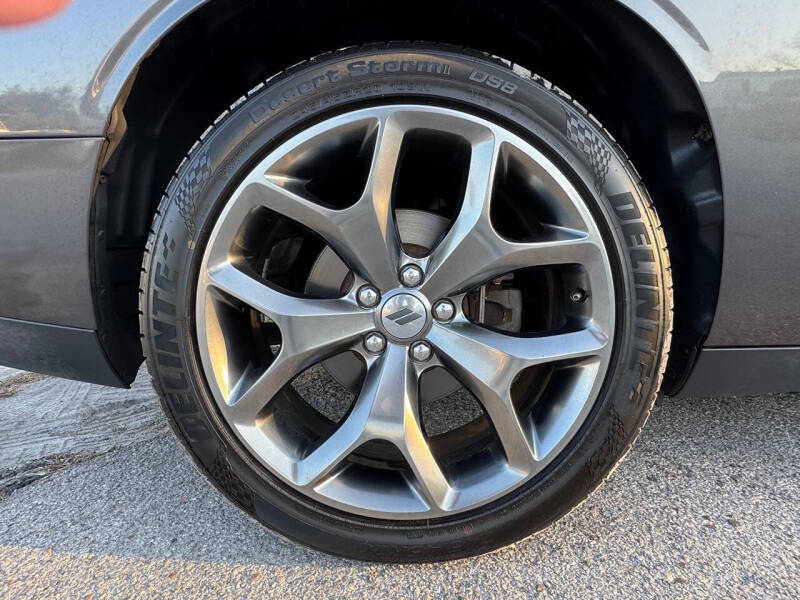 2017 Dodge Challenger SXT Plus