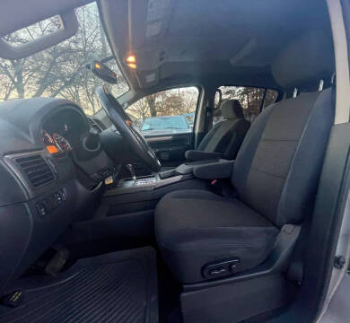 2013 Nissan Armada SV