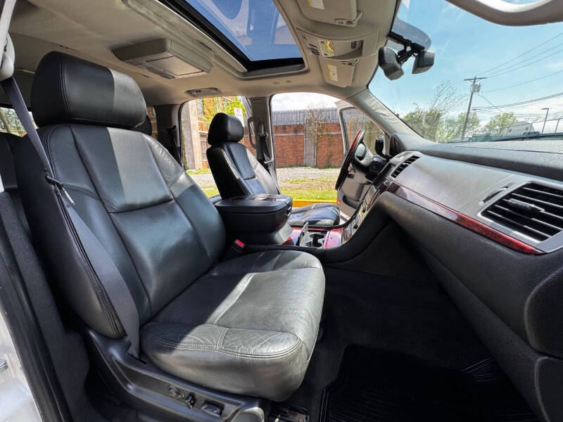 2011 Cadillac Escalade Luxury