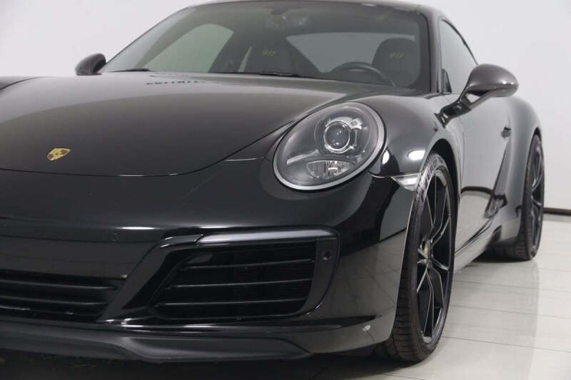 2019 Porsche 911 Carrera