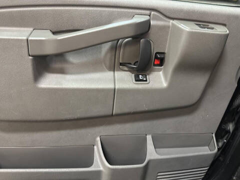 2017 Chevrolet Express LT 3500