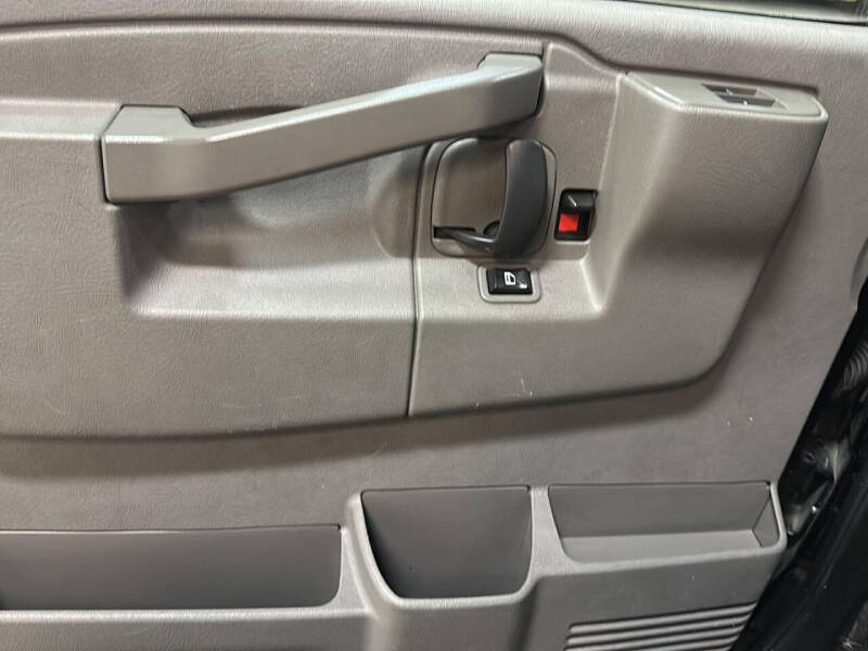 2017 Chevrolet Express LT 3500