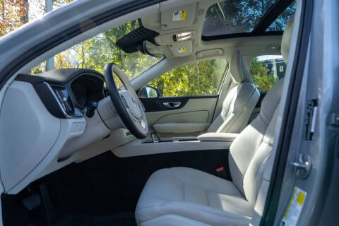 2024 Volvo S60 B5 Core Dark Theme