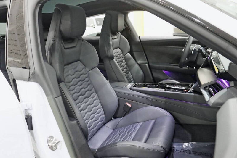 2023 Audi e-tron GT quattro Premium Plus