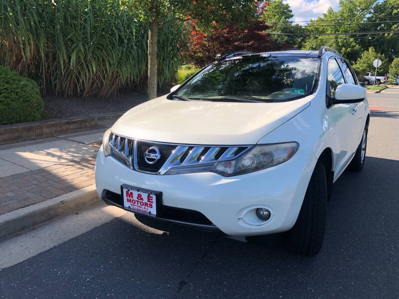 Nissan Murano's photo