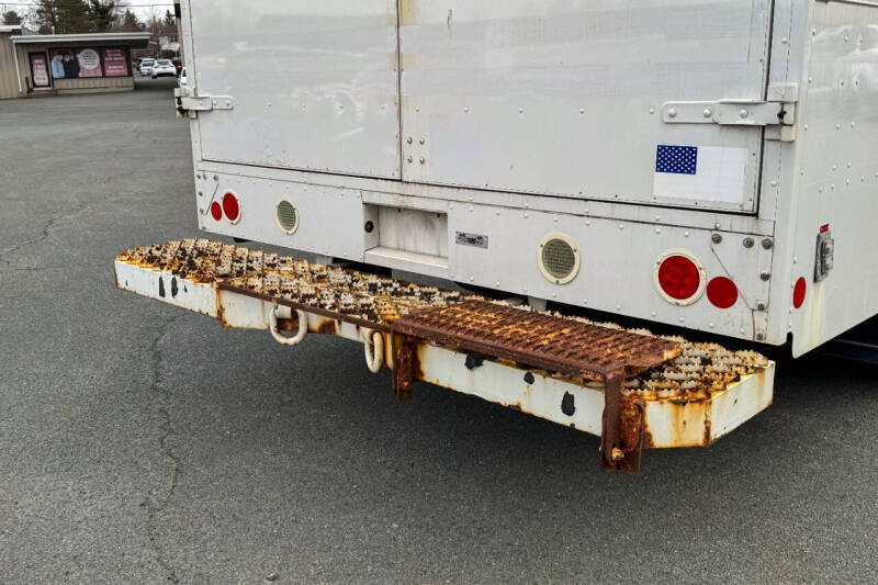 2017 Ford Stripped Chassis
