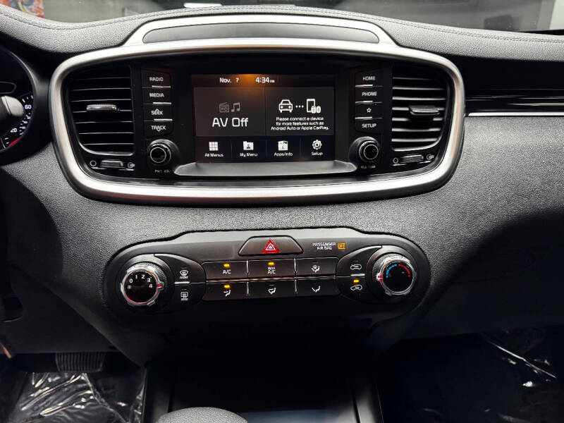 2020 Kia Sorento LX V6