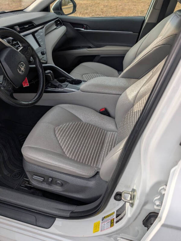 2020 Toyota Camry SE