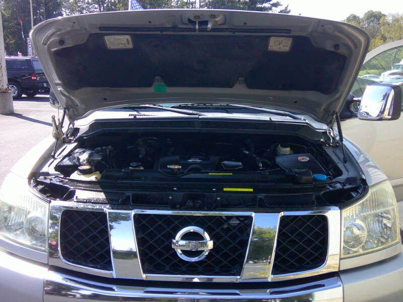 2004 Nissan Titan SE photo 22