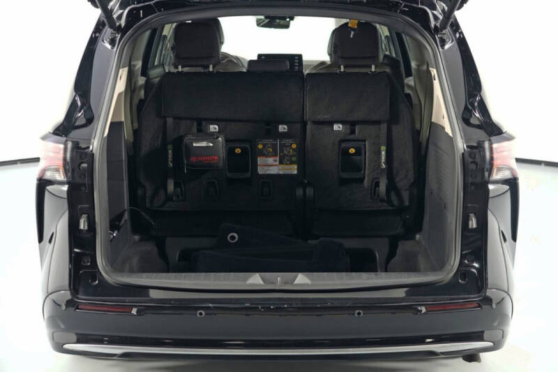 2024 Toyota Sienna Platinum 7-Passenger