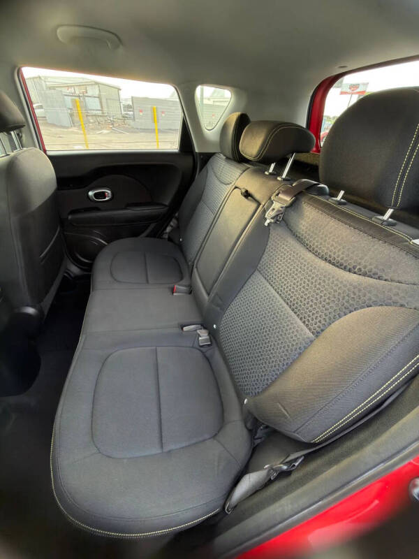 2016 Kia Soul +