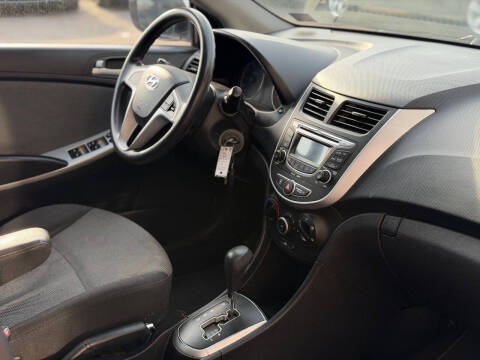 2013 Hyundai Accent GS