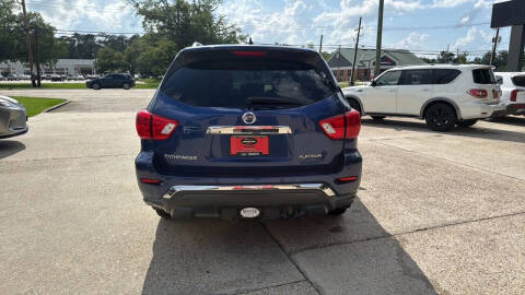2017 Nissan Pathfinder Platinum