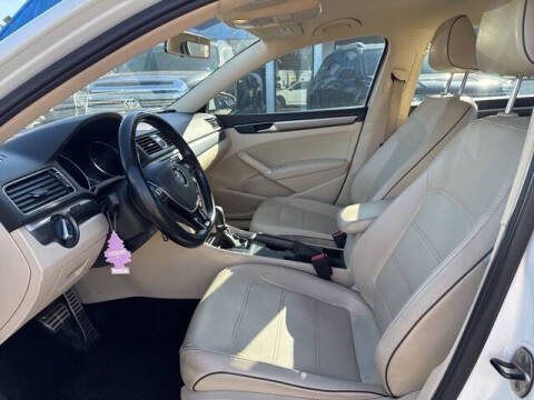 2017 Volkswagen Passat 1.8T R-Line