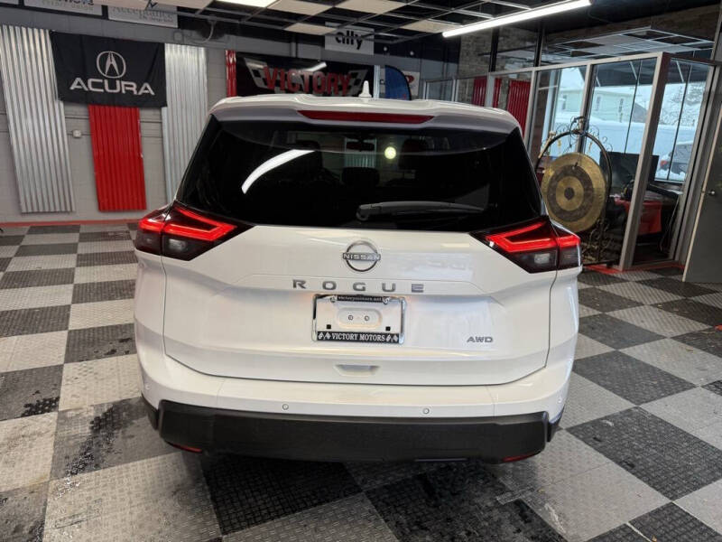 2025 Nissan Rogue SV