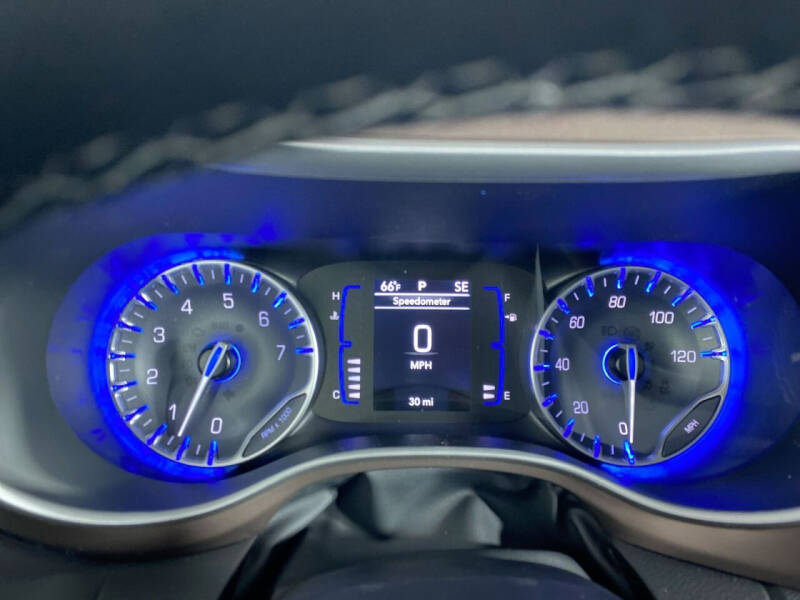 2024 Chrysler Voyager LX