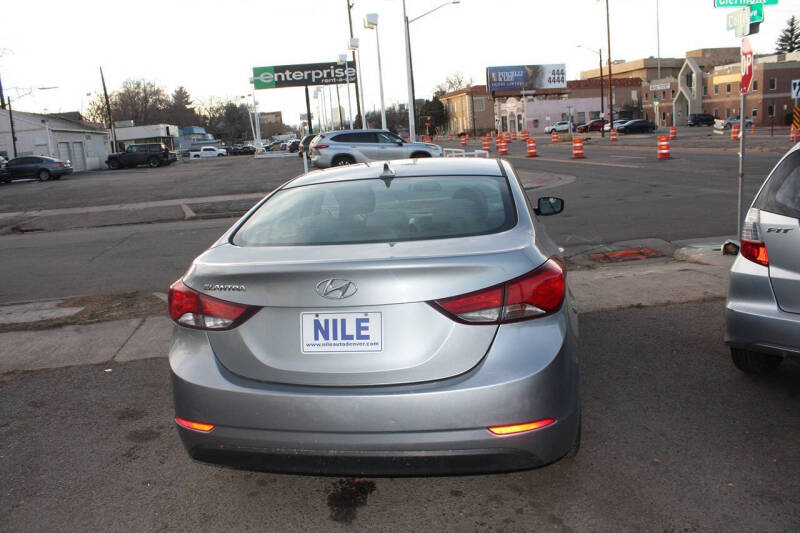 2015 Hyundai Elantra SE