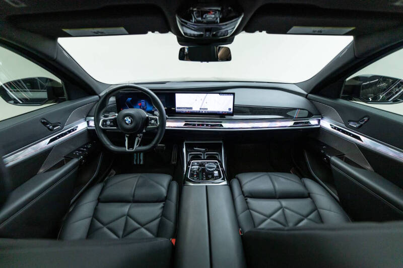2023 BMW 7 Series 740i